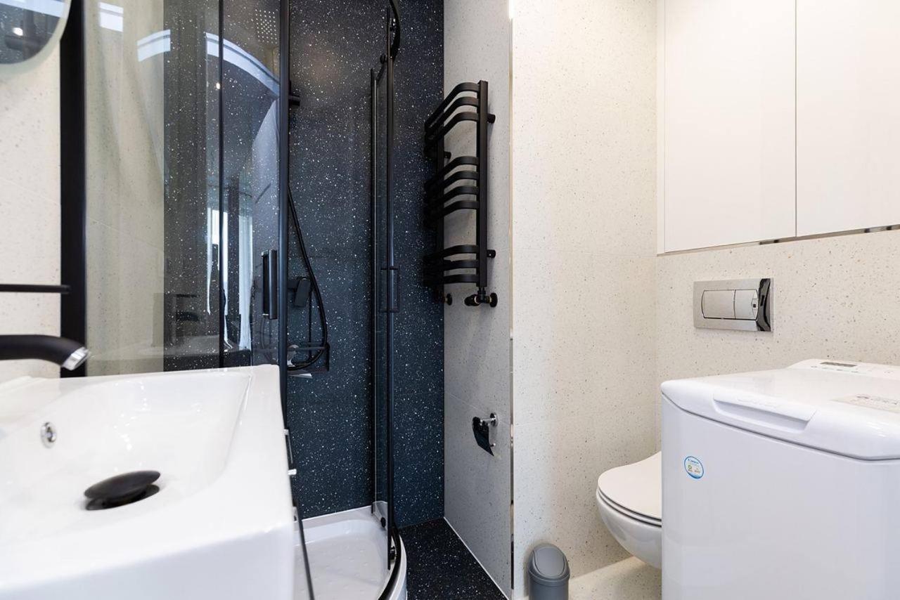 Easy & Comfortable, With Balcony, Very Close To The Center Varsovia Exterior foto